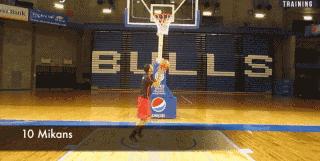 低手上篮动作技巧及注意事项,篮球空接上篮教学怎么练