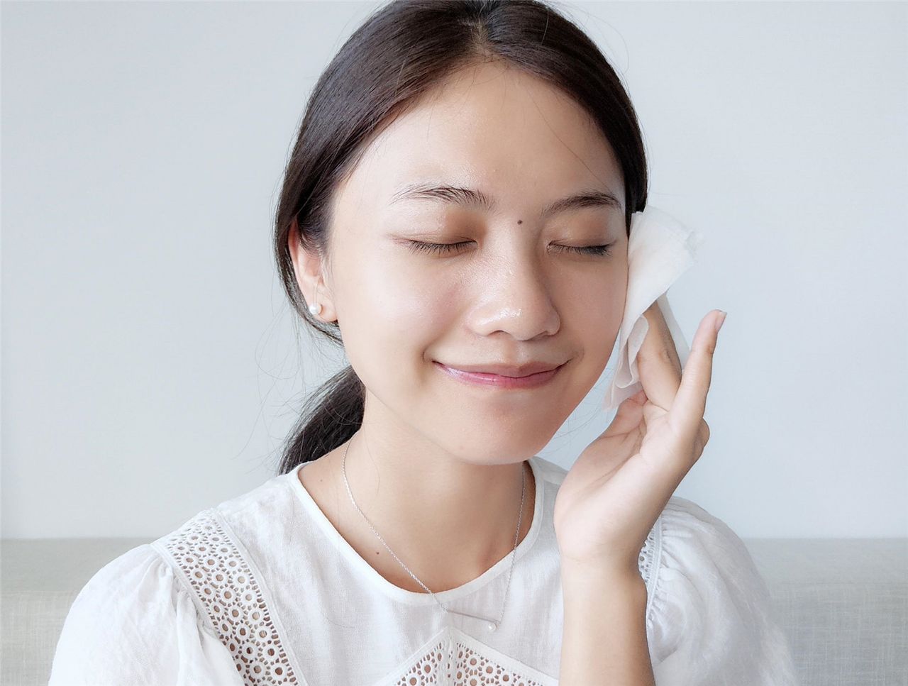 脸上有法令纹去不掉太难看了，这样做消除法令纹，让你越来越年轻