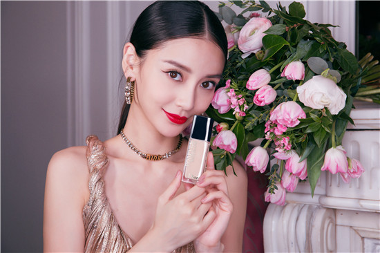 dior锁妆恒久无痕粉底液测评,拍照一秒钟修图两小时