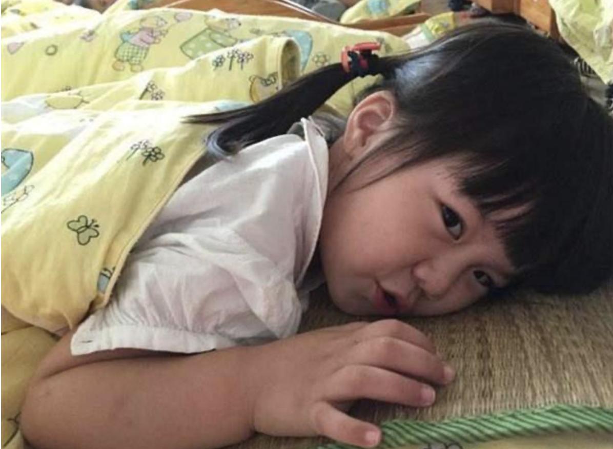 一招解决宝宝不睡觉,宝宝不肯睡觉如何让她睡