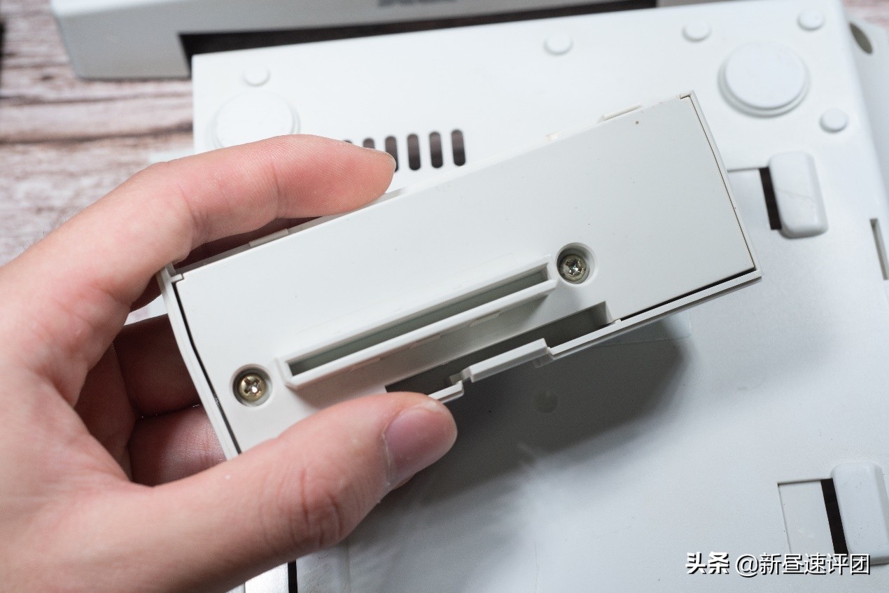 翻新修复DreamCast游戏机：好端端的产品，差点让公司倒闭