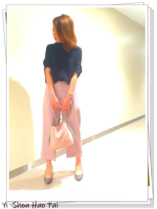 粉红色裤子搭配什么颜色上衣好看,粉红色裤子配什么上衣好看