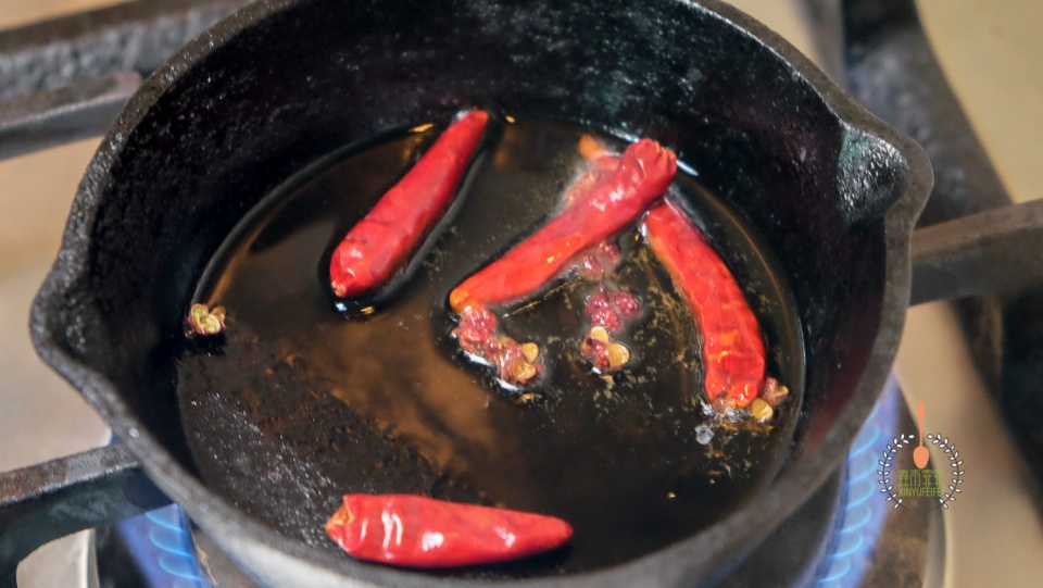 干海带上的白霜是盐还是糖,干海带怎么区分发霉还是白霜