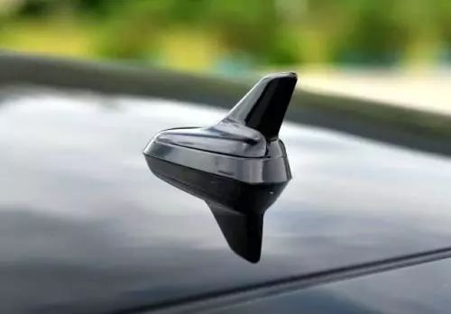 小车静电怎么避免,开车门如何防静电最有效的方法