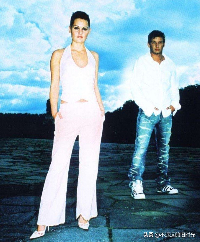 还记得这首超级好听英文神曲《SHE》吗,让人思绪飞到了若干年前