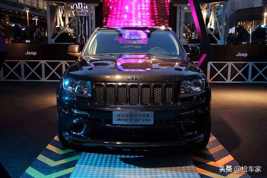 2万公里贬值80多万,45万买辆V8+6.4L的JEEP大切诺基SRT还值吗?