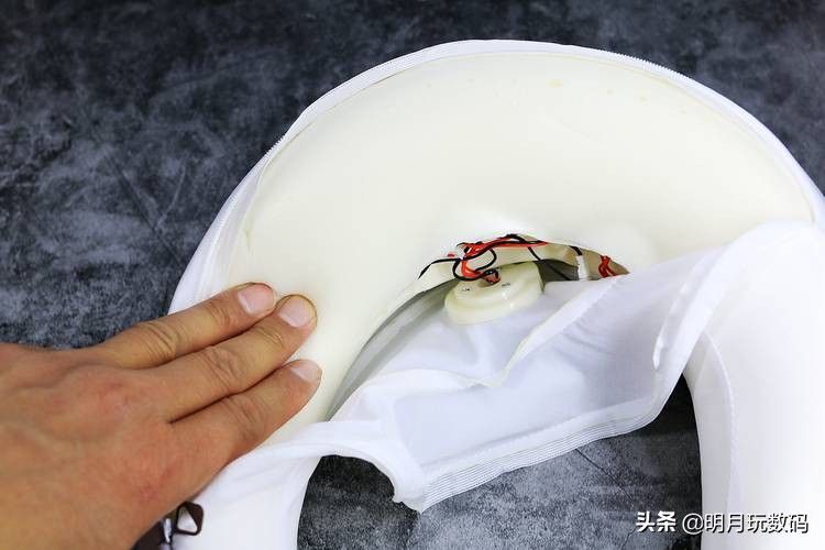 美国u型颈椎枕,u型按摩颈椎枕测评