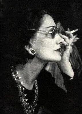 巴勒松：你不过是我的玩物，香奈儿：你不过是我成功路上的工具