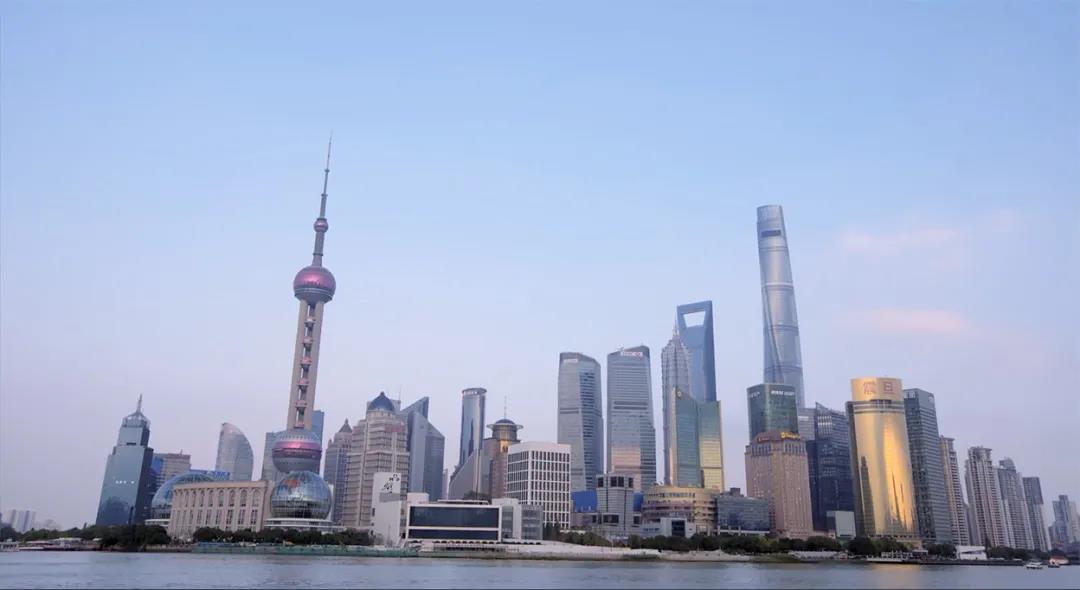 陆家嘴圆弧窗,陆家嘴落地窗展览馆