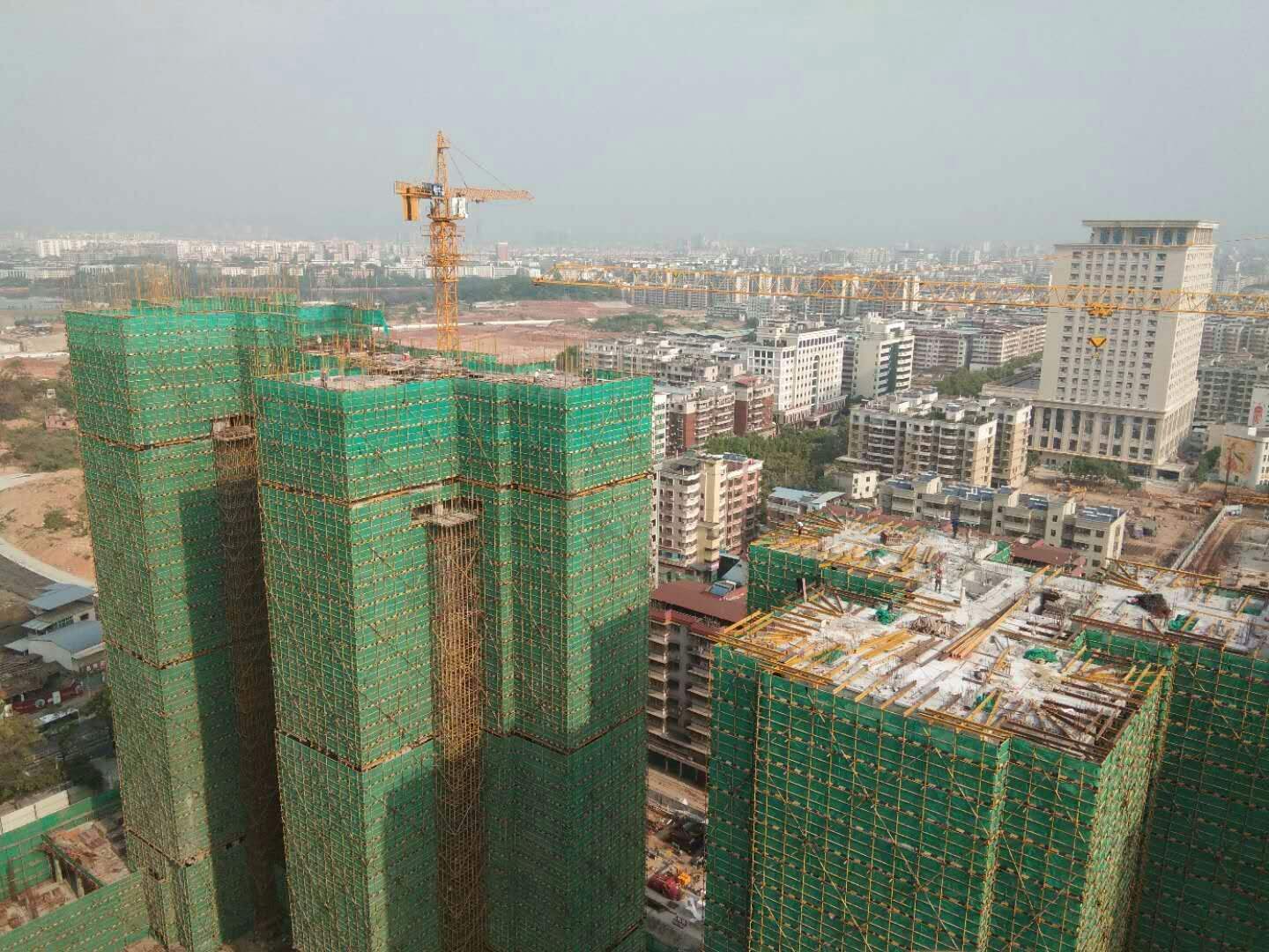 只剩下2楼和14楼选哪个,1楼不想买2楼不想要