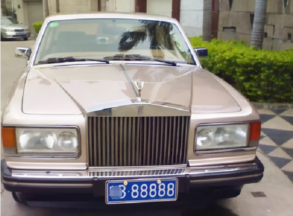 男子摇到888车牌,小伙摇到888车牌最后直接放弃