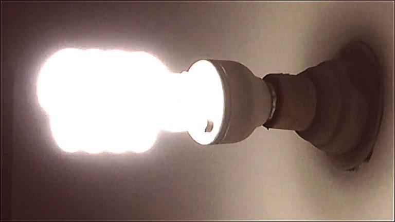 嵌入式灯管更换灯泡,固定式荧光灯具怎么更换灯管