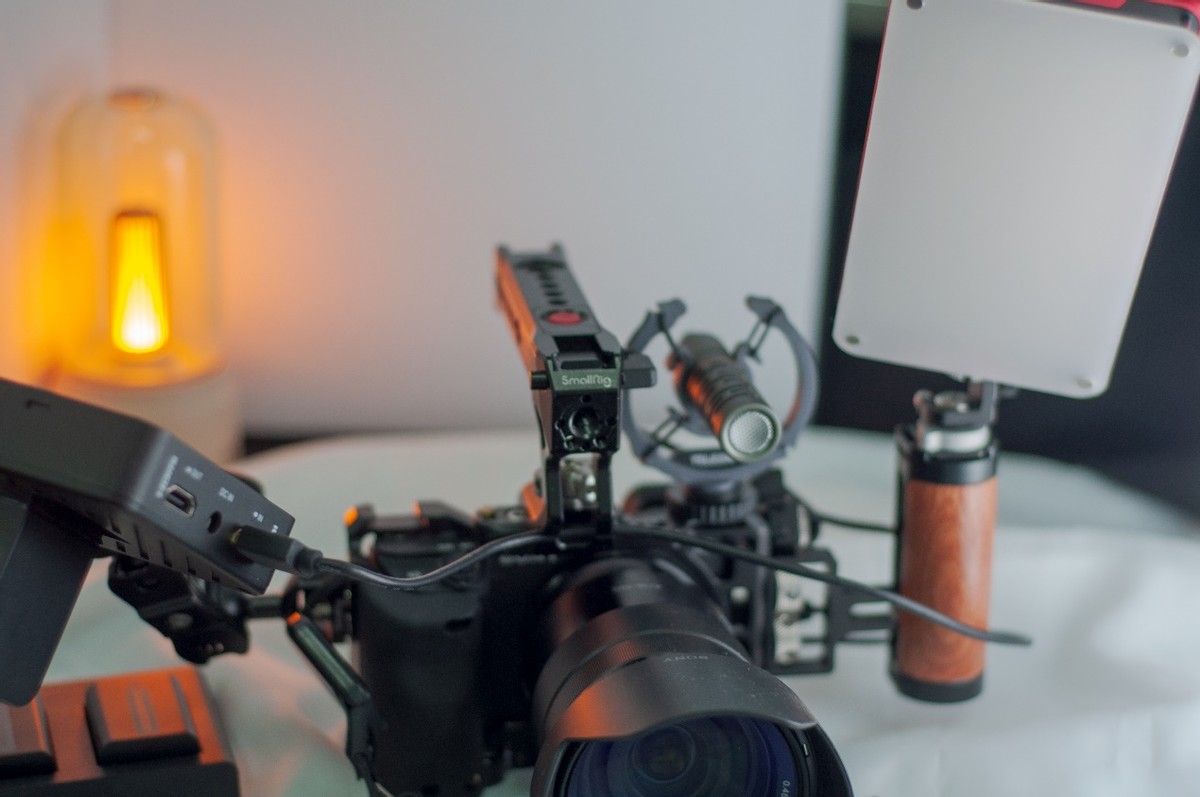 聊聊近两个月里我给新买的索尼6400搭配的那些配件