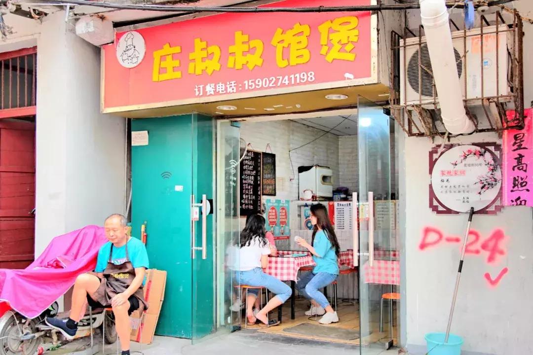 武昌这所低调的大学坐拥一线江景,教学楼窗外就是黄鹤楼