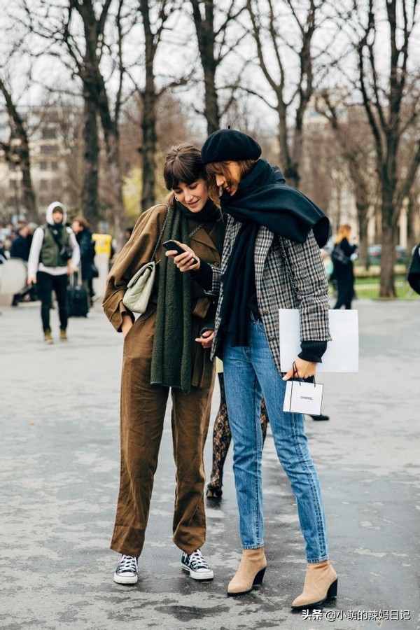 围巾比较长的戴法,戴围巾脖子瘆得慌咋整