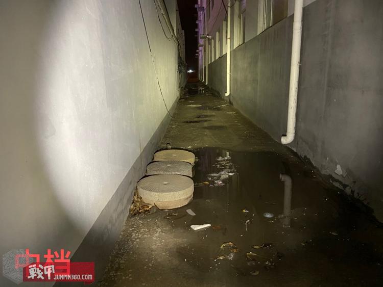 流明开拓者c30手电筒,开拓者c33手电黄光