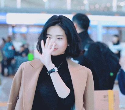 金泰梨白衬衣怎么搭配 (金泰梨白衬衫怎么搭配)