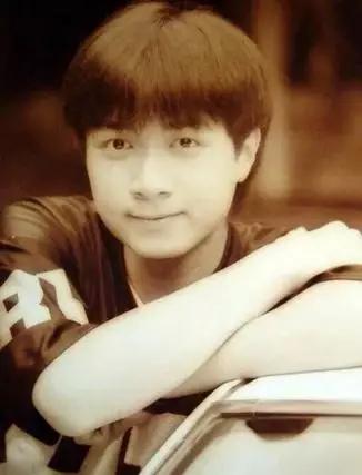 古巨基老婆生孩子了吗,古巨基太太52岁高龄产子的背后