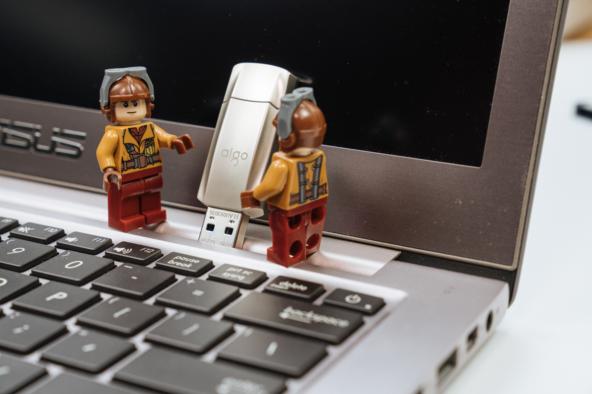 aigousb3.2超极速固态u盘,aigo固态u盘520mb