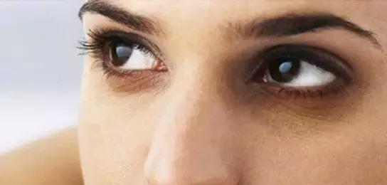 如何消除黑眼圈细纹,如何消除黑眼圈和眼袋的方法