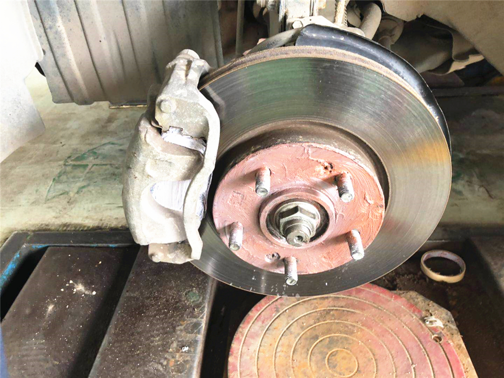 起亚福瑞迪刹车油在哪里,起亚福瑞迪保养灯怎么归零