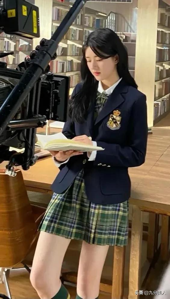 赵露思校园风穿搭,学院风穿搭赵露思最新