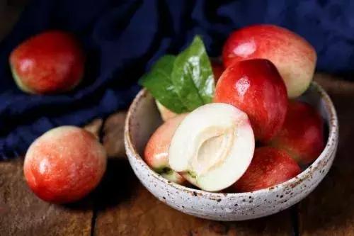 三个桃子19块钱,三个桃子1千克15个桃子重多少千克