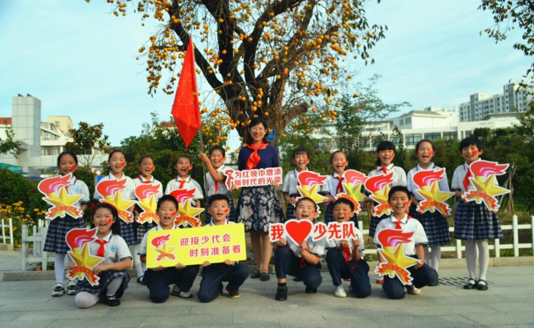 以爱育人温暖童心,以爱育人暖童心