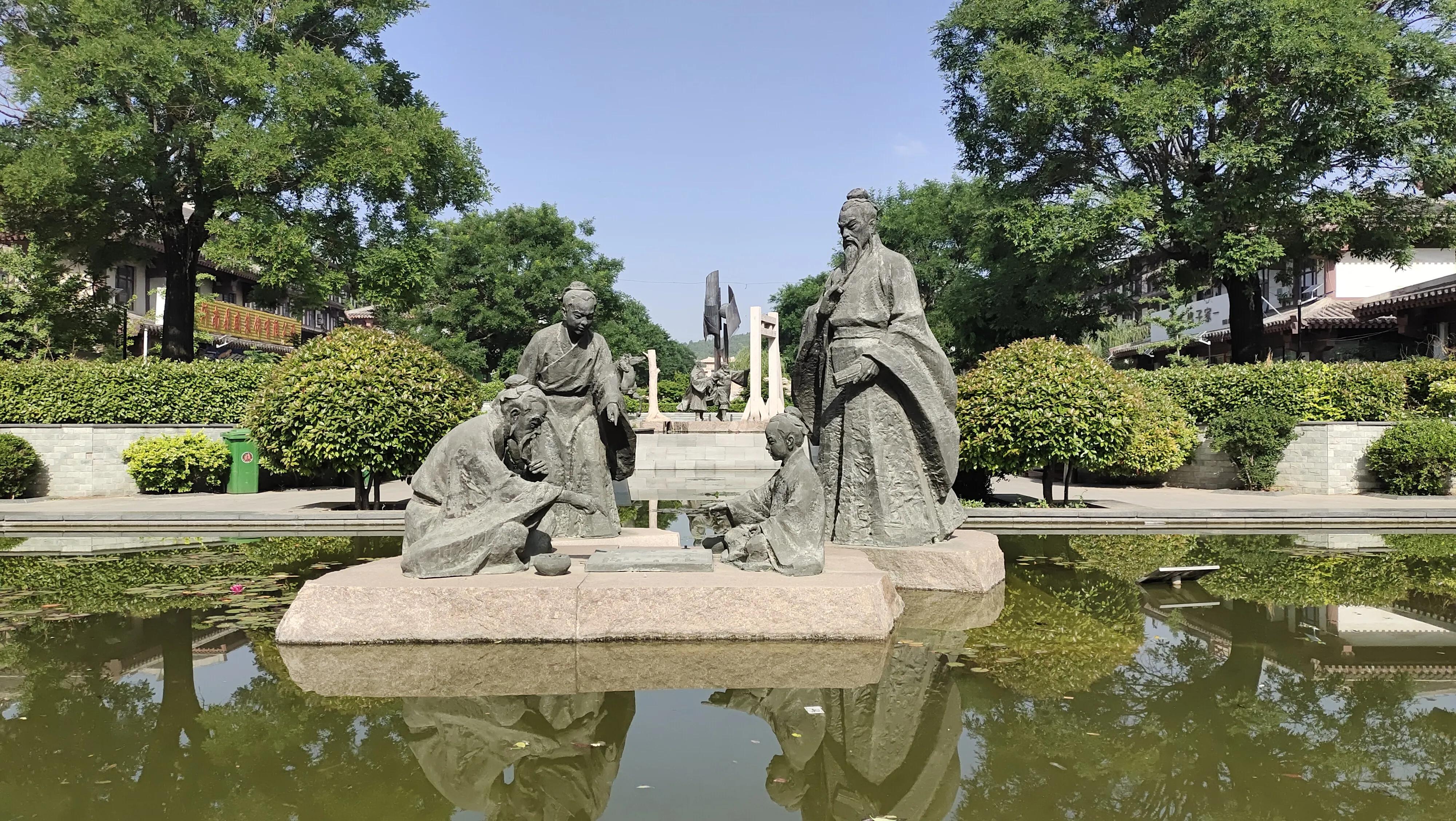 沂南县卧龙山公园风景,沂南县诸葛亮故里纪念馆