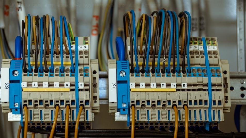 电工布线，这么多线怎么理清楚的？附老电工接线口诀（有奖问答）