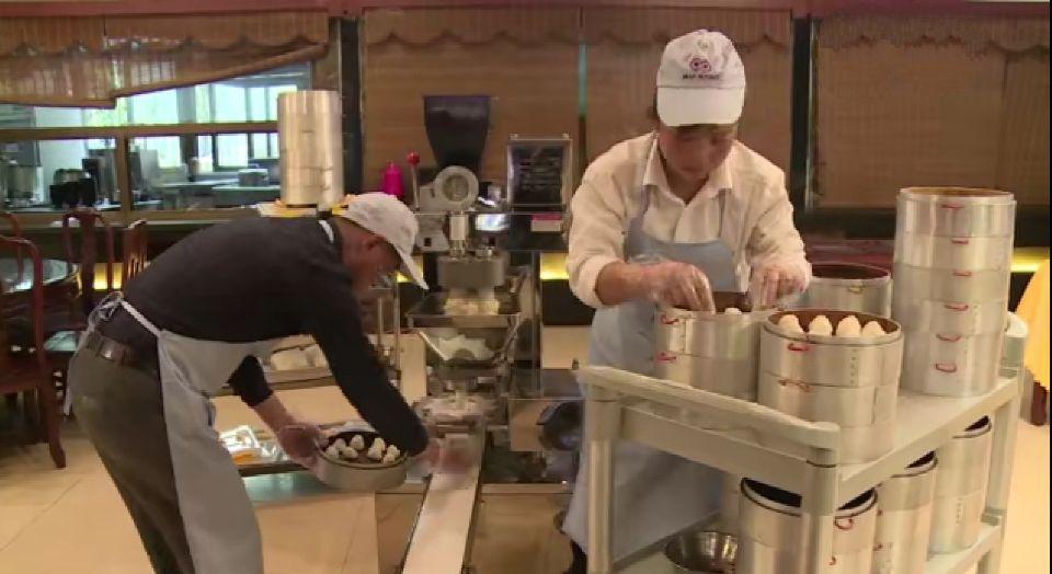 牛人发明自动包子机,连面点师傅都要下岗了