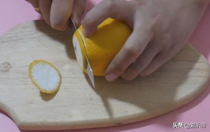 柠檬别再泡水喝了用白醋泡一泡,柠檬别再泡水喝