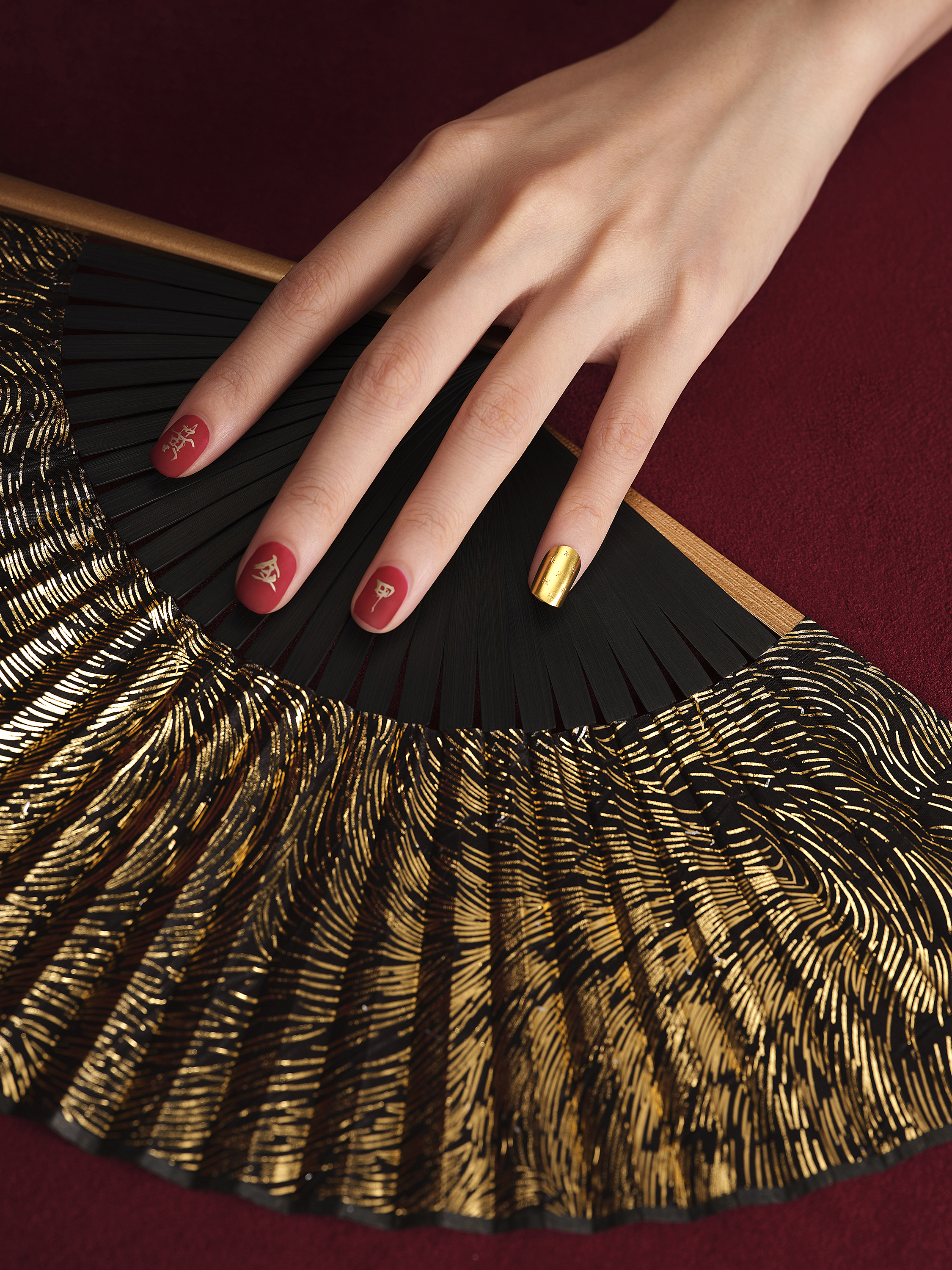 周大福国潮金饰“鼠好牛”惊喜亮相，“陈情”少年陪你过大年