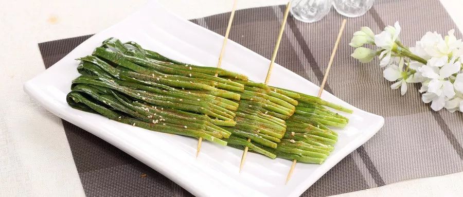 烧烤怎么吃才能最好吃呢,烧烤好吃的关键是什么