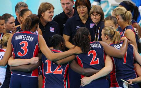 郎平的坎坷情史，为国家体育事业2次放弃爱情，年过半百终获幸福