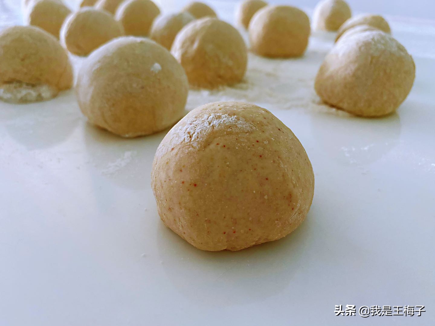 红糖大枣开花馒头零失败做法,新手学做馒头包子的教程