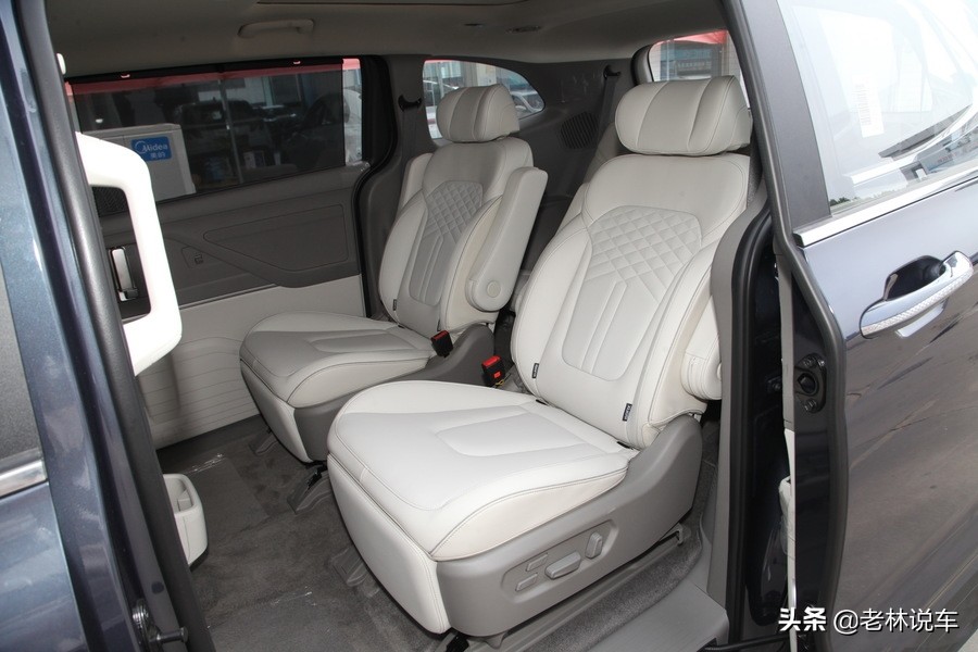 库斯途质感能比gl8强吗,顶配库斯途对比低配gl8