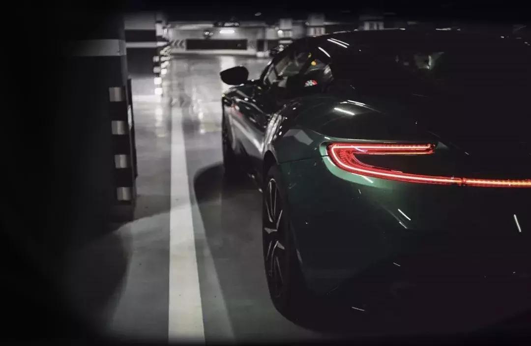 夏东阿斯顿马丁db11试驾,嗜驾