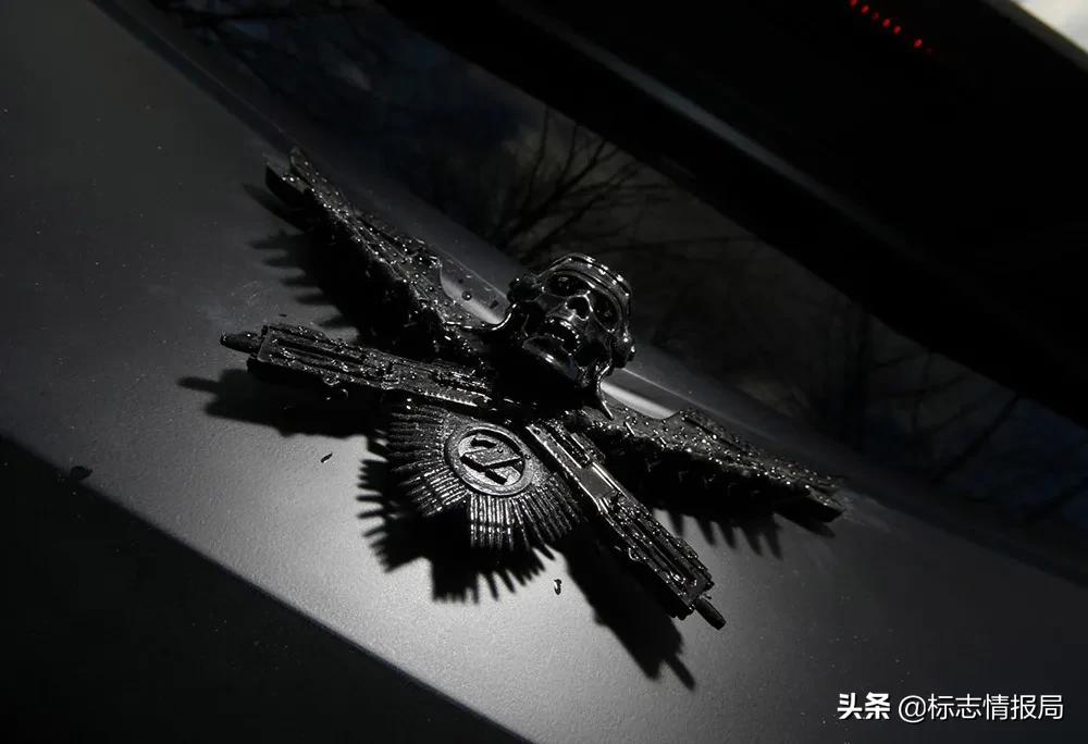 骷髅轰炸机!这应该是世界上最「硬核」的车标了