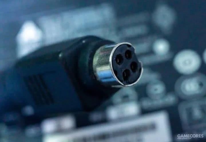 一百多块买个26年前的笔记本,我改了改,还能上网