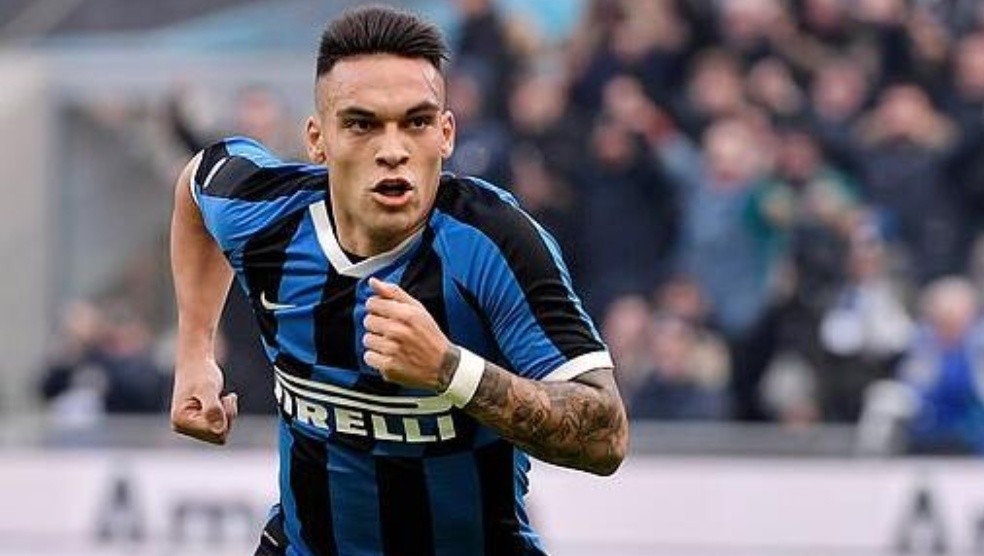 实况足球升黑中锋推荐,实况足球升黑球员