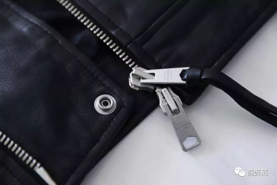 姊呮牴鍐绌挎惌,姊呮牴绂忓厠鏂悓娆剧毊澶瑰厠