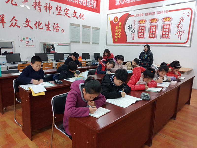 定边新乐社区:让优质服务贴近居民心窝窝