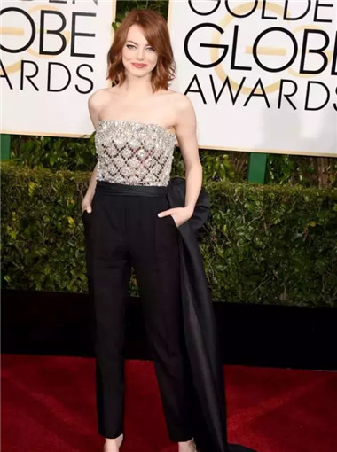 年会怎么穿礼服精致又高级,年会该穿怎样的礼服