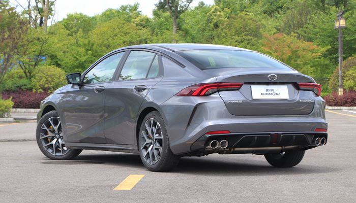 传祺影豹运动版深度测评,传祺影豹j15和j16有什么区别