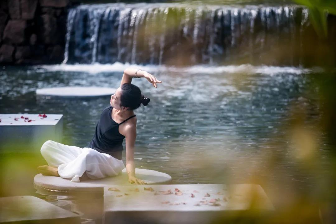 会于会稽山阴之兰亭意思是什么,会于会稽山阴之兰亭的山阴的意思