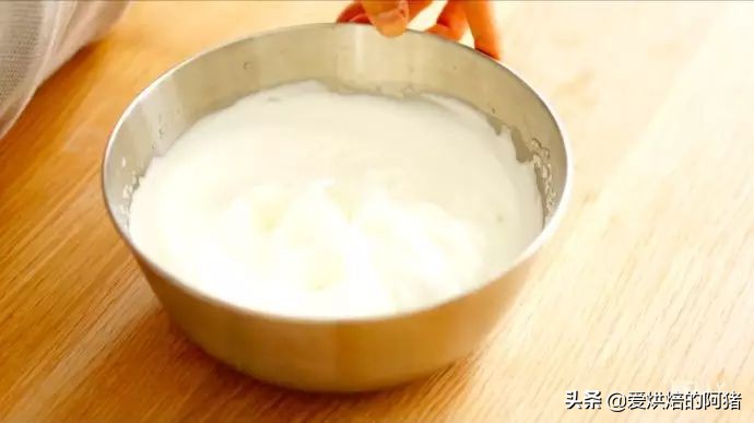 邱莹莹同款草莓奶油蛋糕，基础戚风胚，徒手脱模剖片及抹面挤花