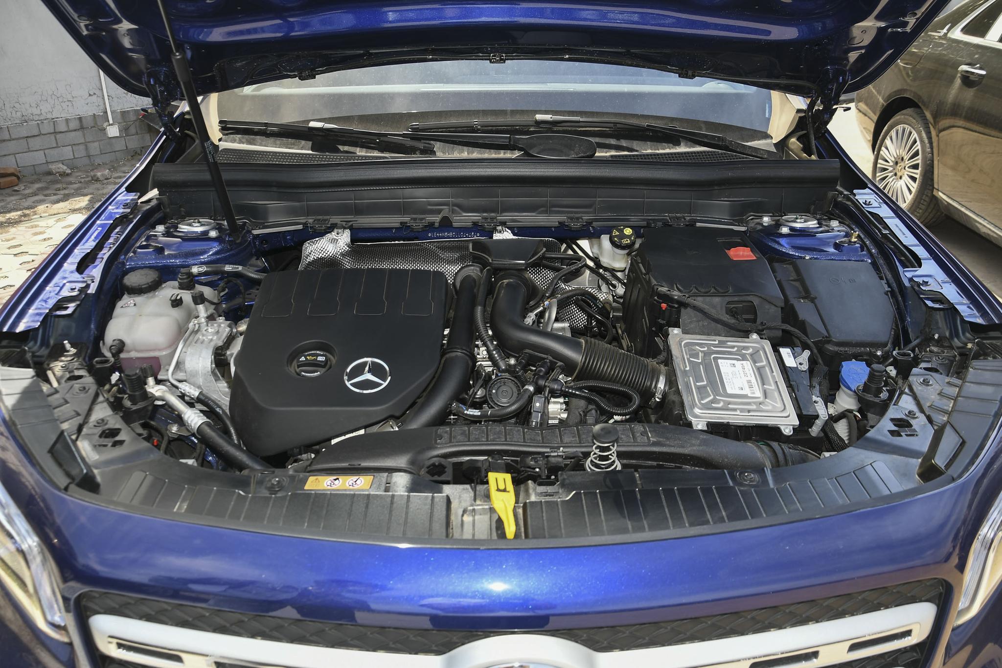 奔驰glb发动机共振怎么回事,奔驰glb发动机哒哒响车主遇到过吗