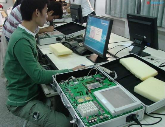 分数低女生选什么专业就业前景好,女生报考志愿冷门专业