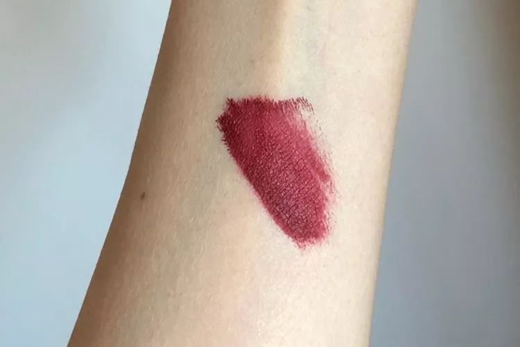 让麻辣鸡”从良”比裸妆更高阶，Jouer就搞定，还打什么水光针